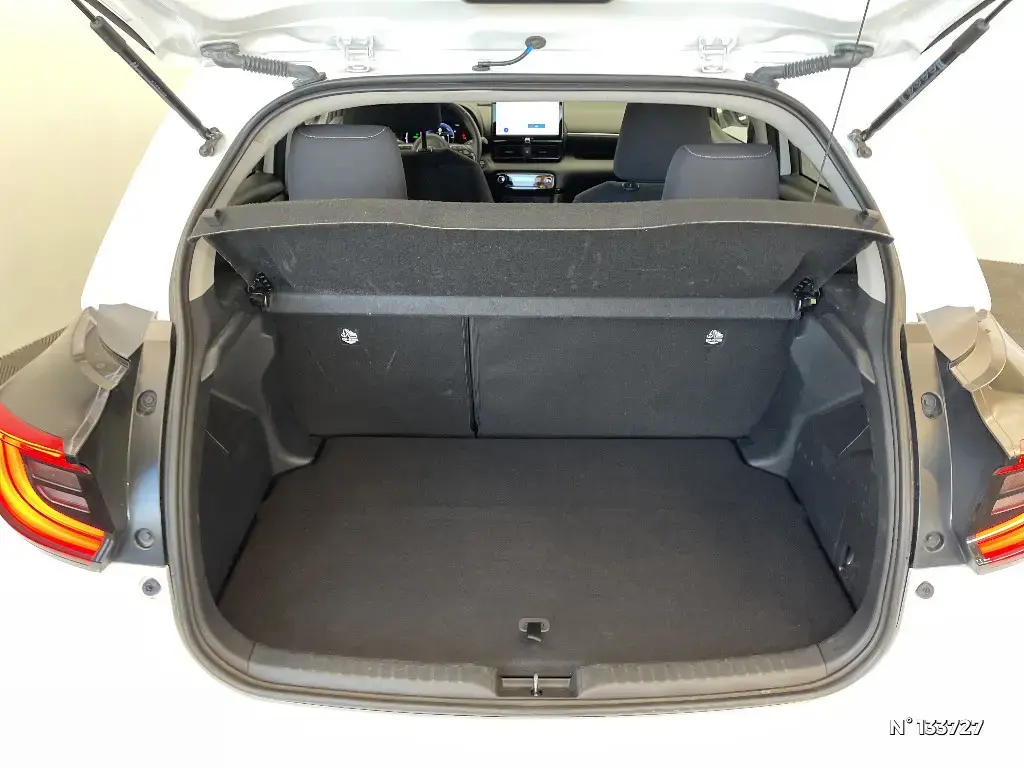 TOYOTA YARIS IV - Miniature 10