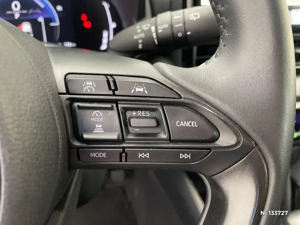 TOYOTA YARIS IV - Miniature 18