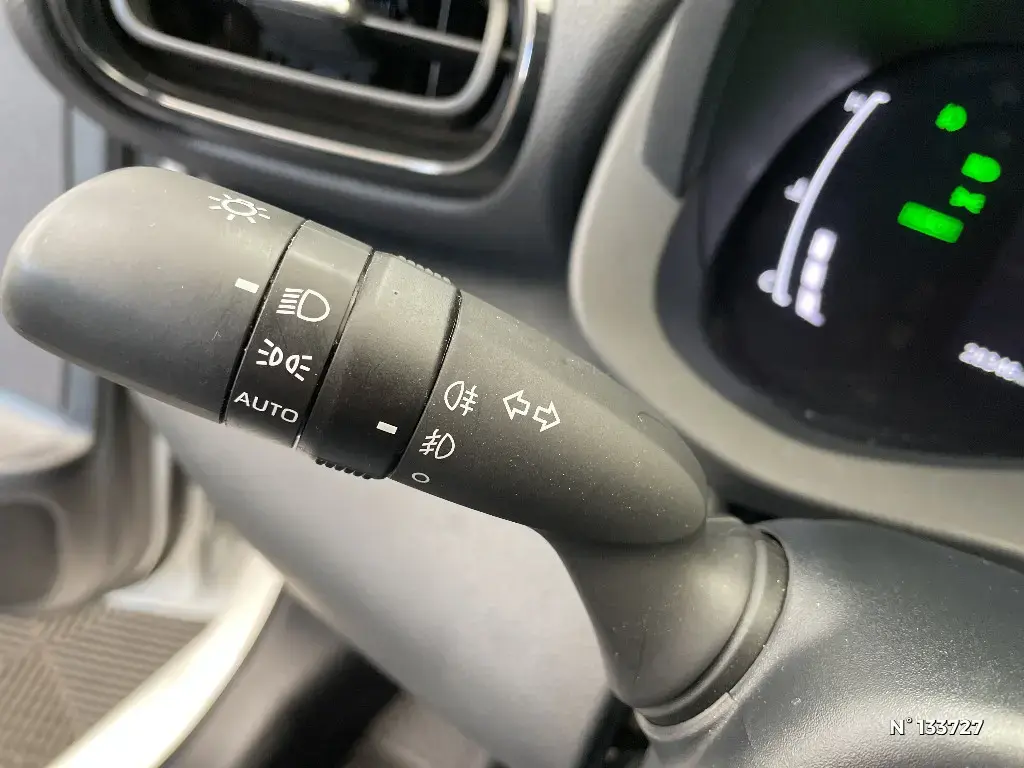 TOYOTA YARIS IV - Miniature 20