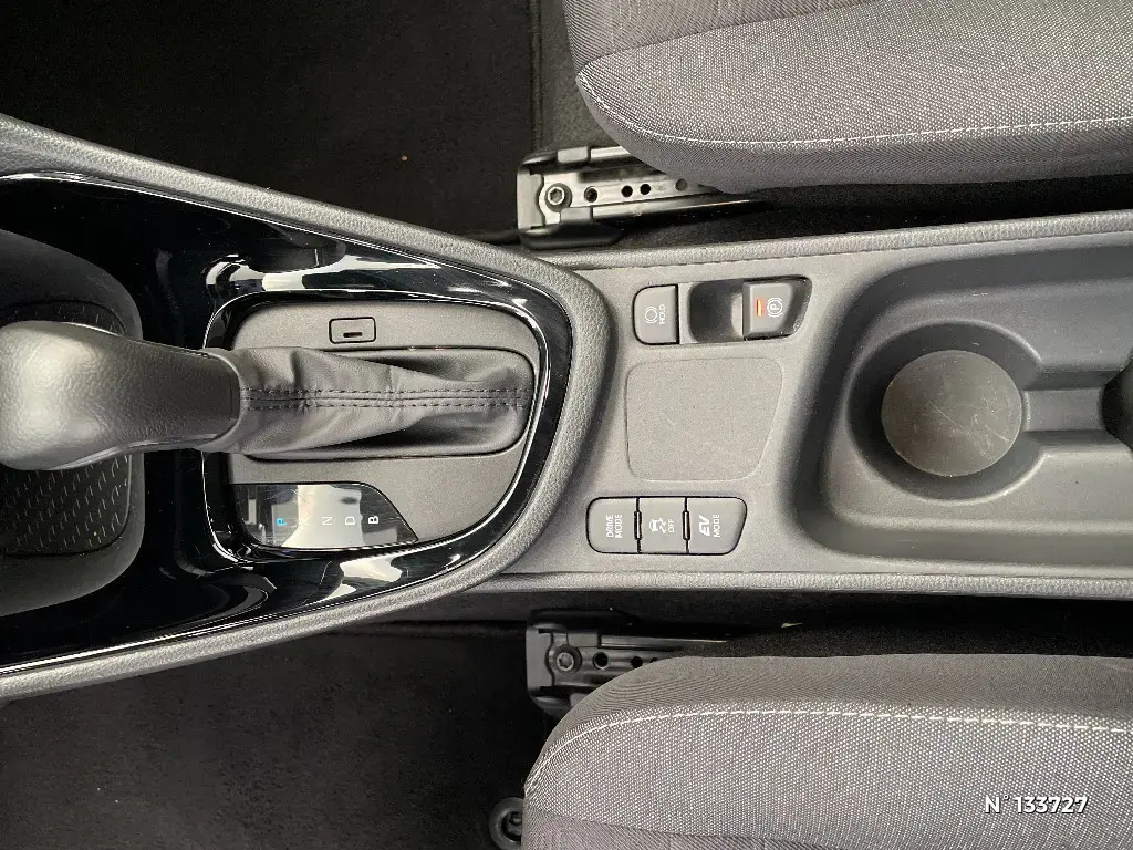 TOYOTA YARIS IV - Miniature 21