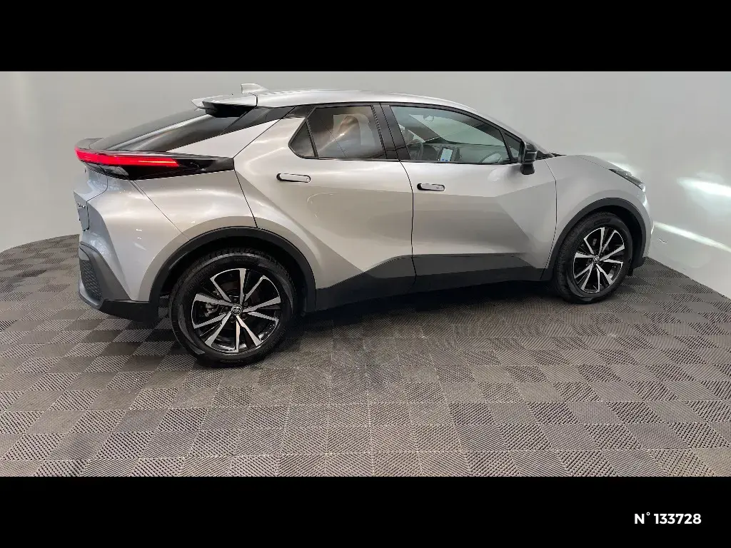 TOYOTA C-HR II - Miniature 3