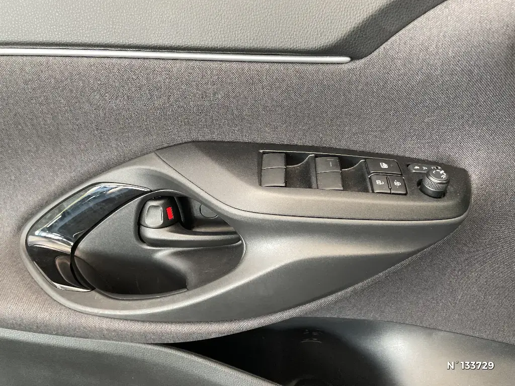 TOYOTA YARIS CROSS I - Miniature 17