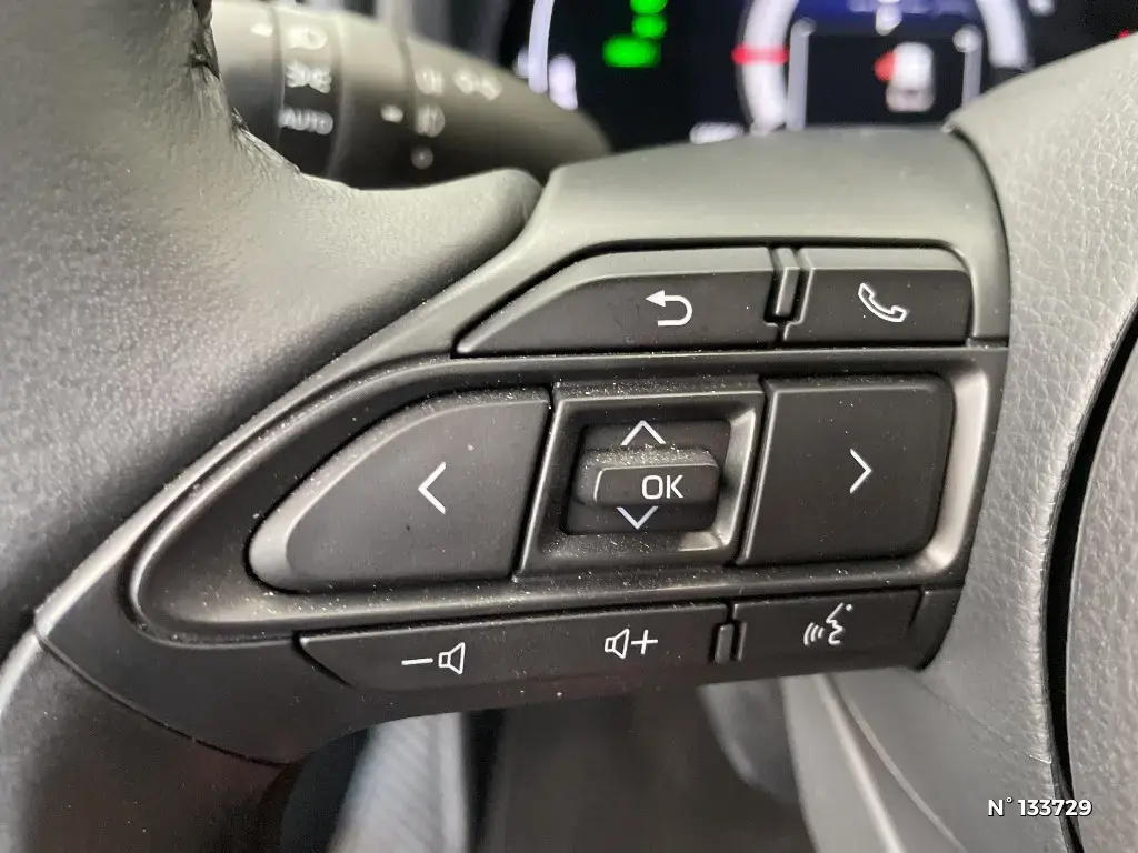 TOYOTA YARIS CROSS I - Miniature 18
