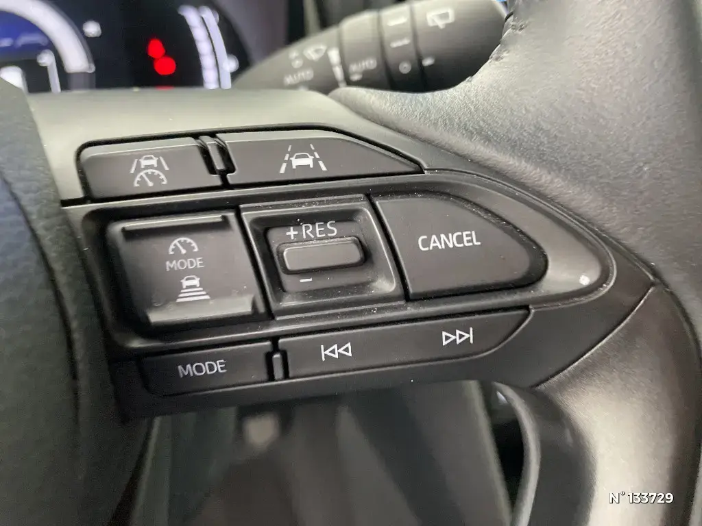 TOYOTA YARIS CROSS I - Miniature 19
