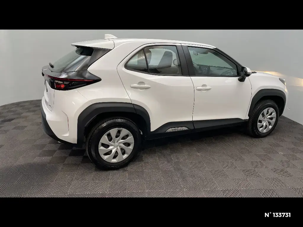 TOYOTA YARIS CROSS I - Miniature 3