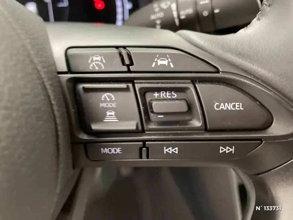 TOYOTA YARIS CROSS I - Miniature 19