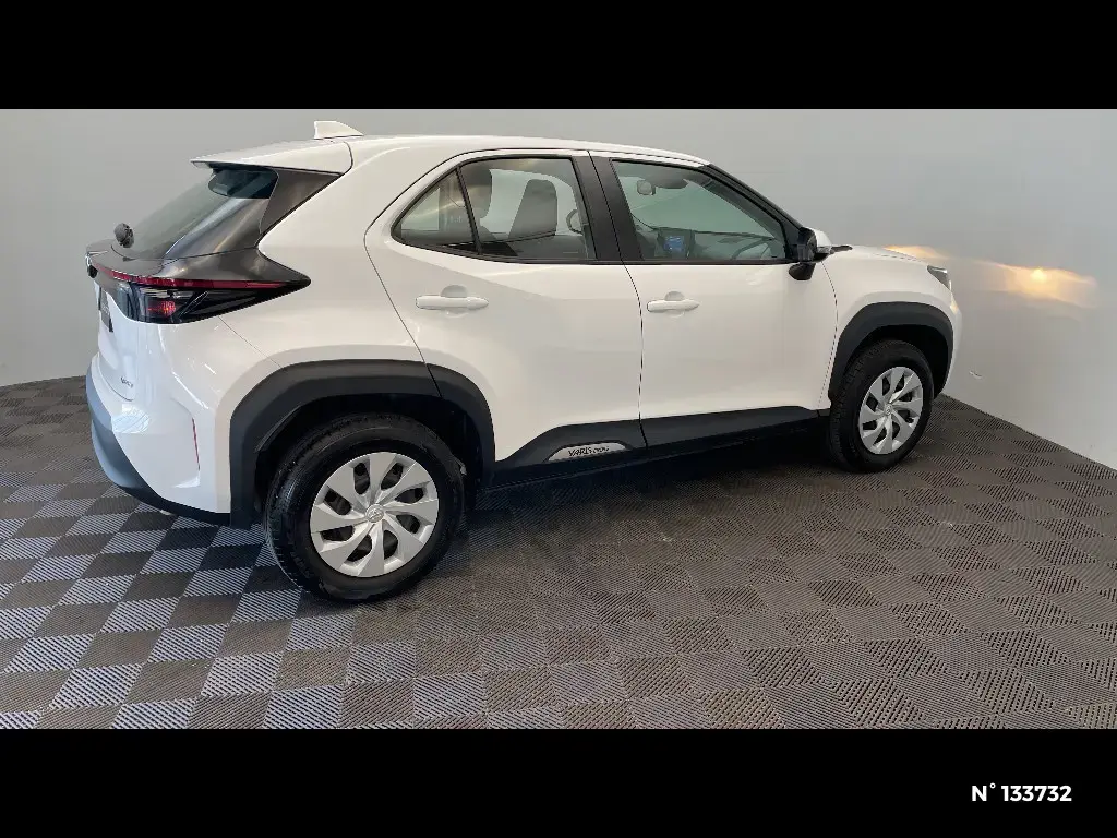 TOYOTA YARIS CROSS I - Miniature 3