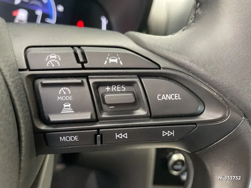 TOYOTA YARIS CROSS I - Miniature 19