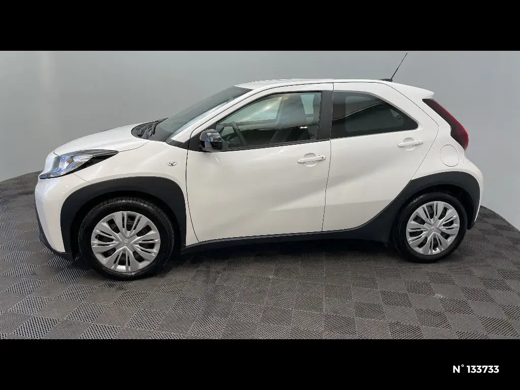 TOYOTA AYGO X - Miniature 4