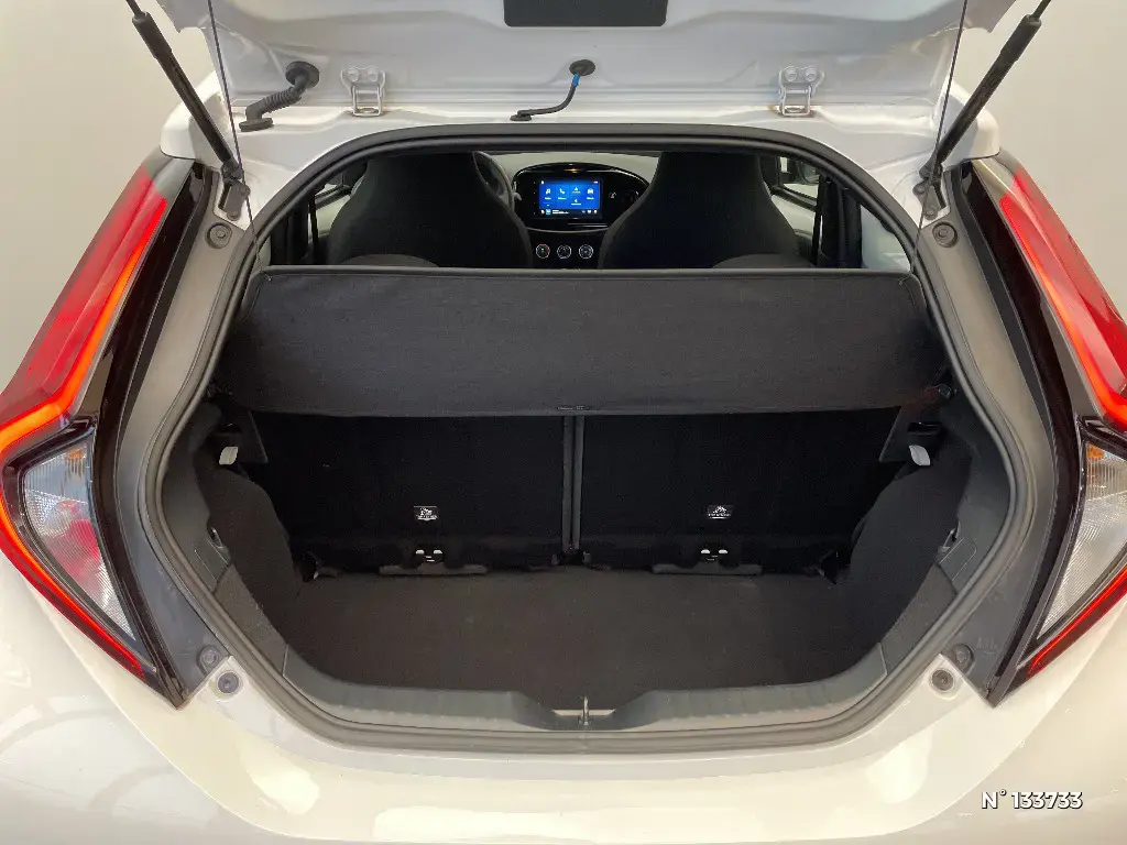 TOYOTA AYGO X - Miniature 10