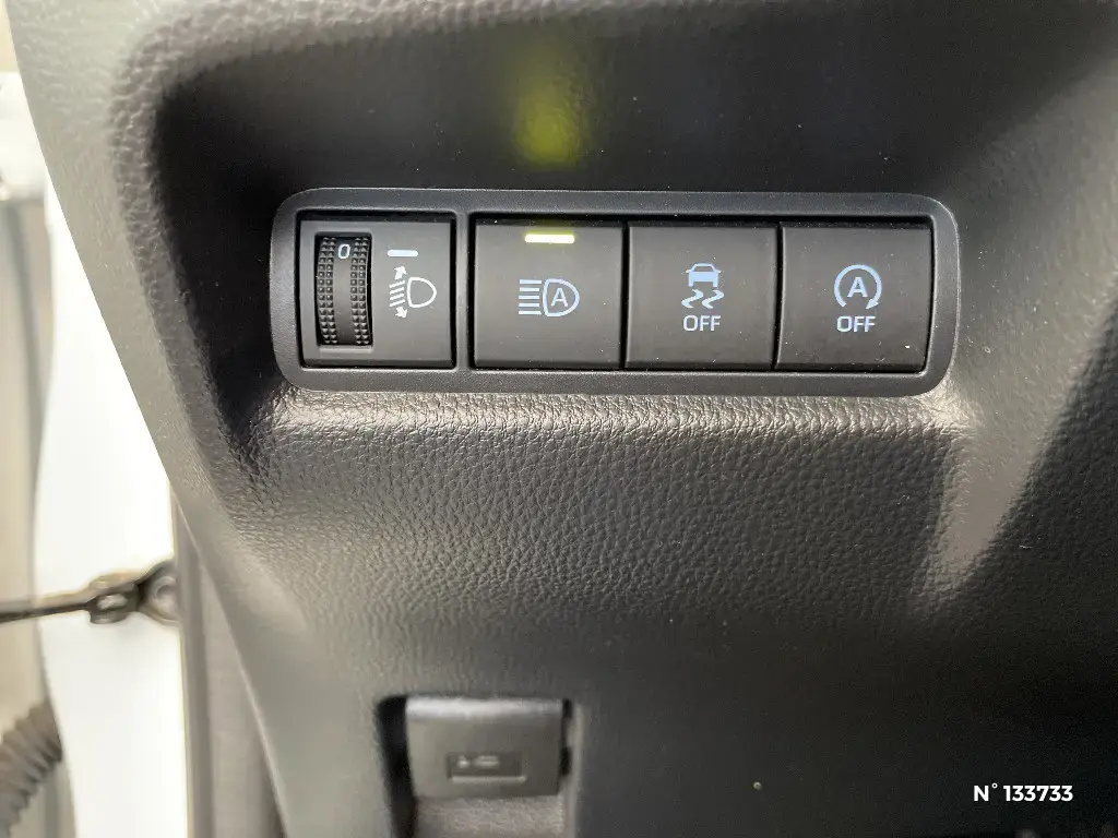 TOYOTA AYGO X - Miniature 11