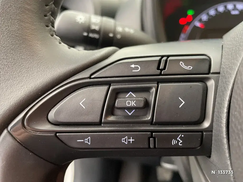 TOYOTA AYGO X - Miniature 13