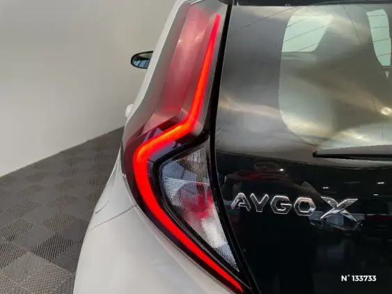TOYOTA AYGO X - voiture d'occasion - Photo 27