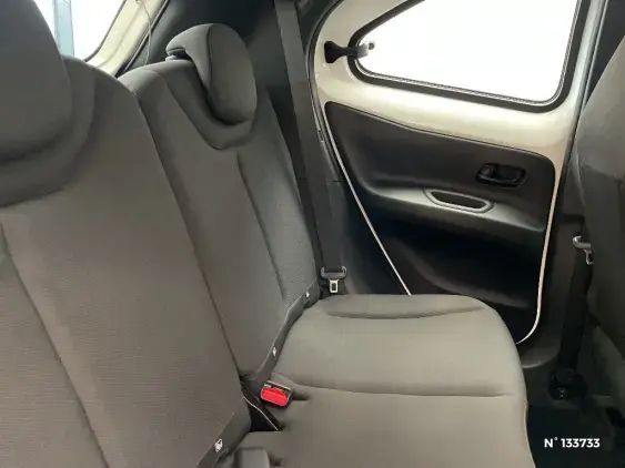 TOYOTA AYGO X - voiture d'occasion - Photo 11