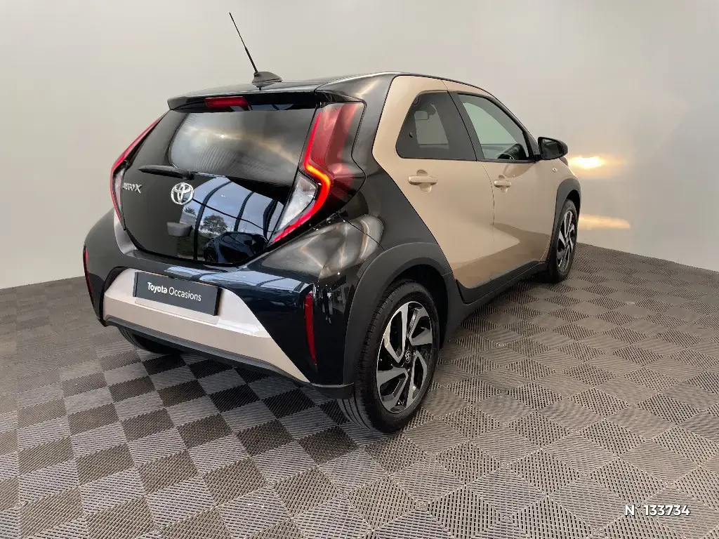 TOYOTA AYGO X - Miniature 2
