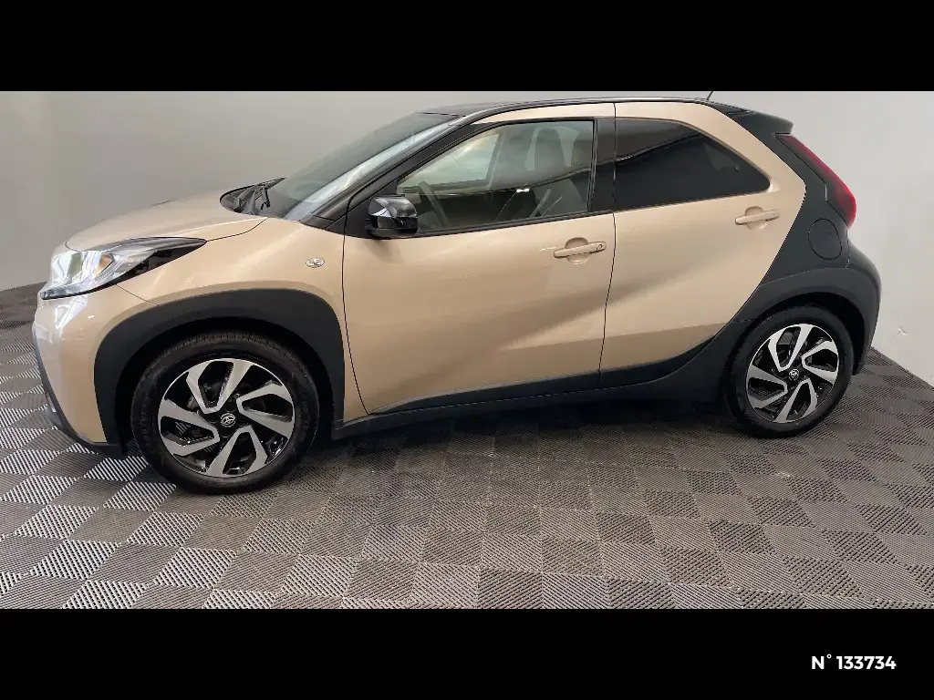 TOYOTA AYGO X - Miniature 4