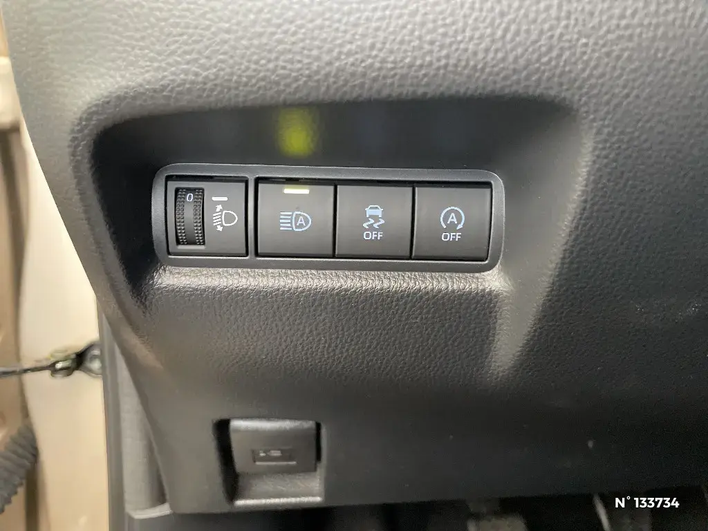 TOYOTA AYGO X - Miniature 11