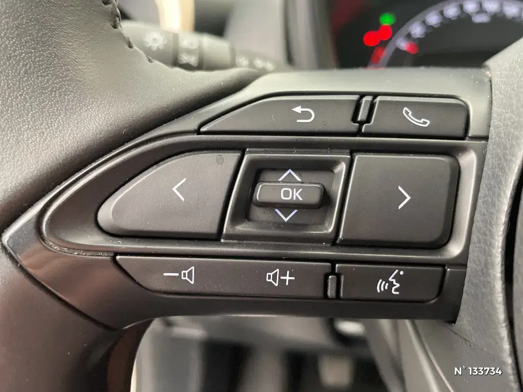 TOYOTA AYGO X - Miniature 13