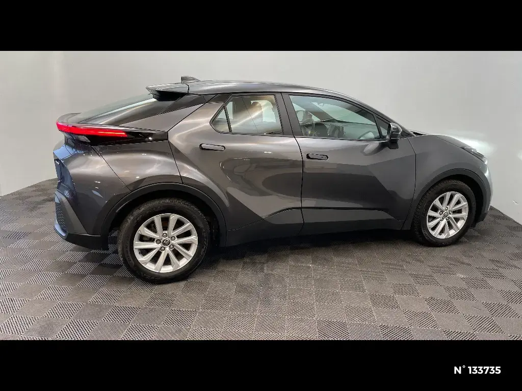 TOYOTA C-HR II - Miniature 3
