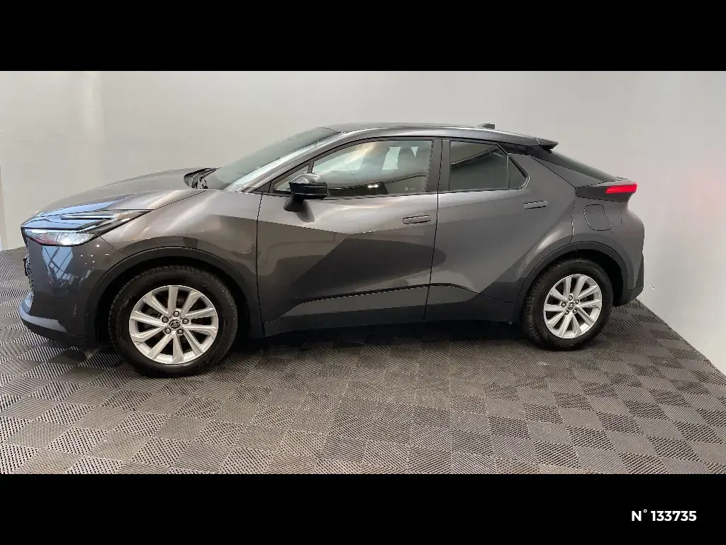 TOYOTA C-HR II - Miniature 4