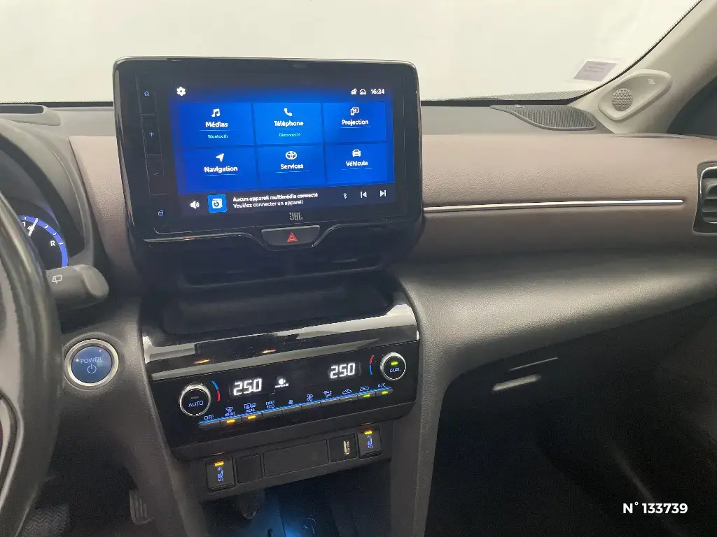 TOYOTA YARIS CROSS I - Miniature 7