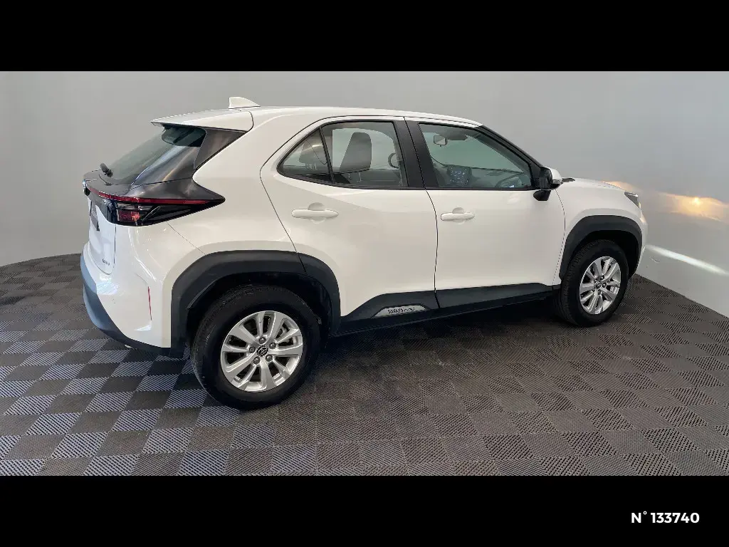 TOYOTA YARIS CROSS I - Miniature 3