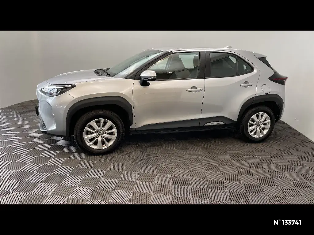 TOYOTA YARIS CROSS I - Miniature 4