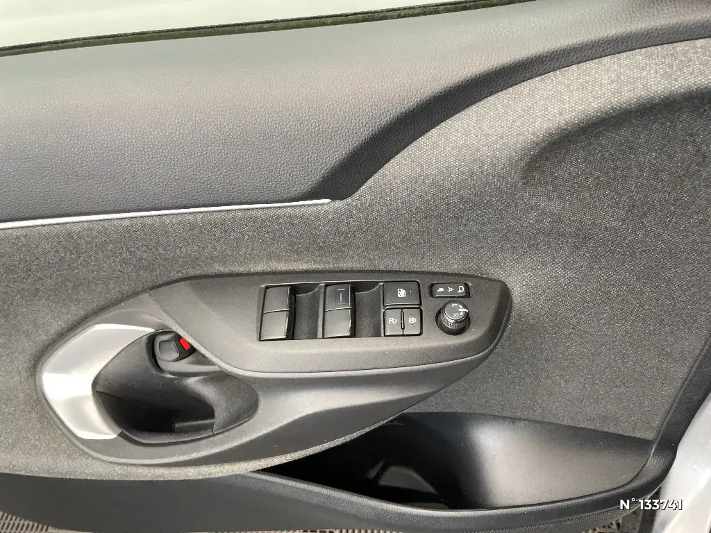 TOYOTA YARIS CROSS I - Miniature 12