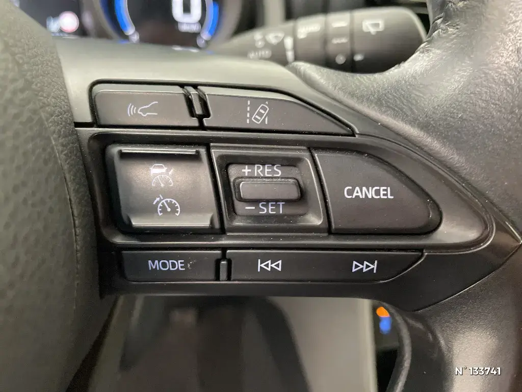 TOYOTA YARIS CROSS I - Miniature 14