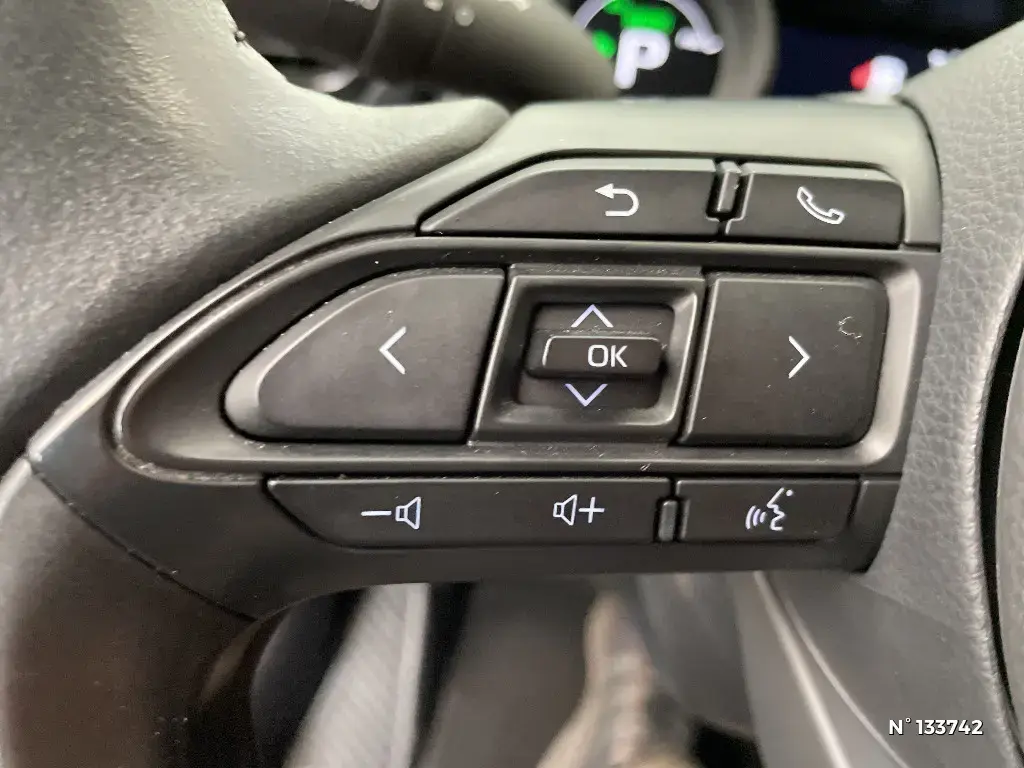 TOYOTA YARIS CROSS I - Miniature 17