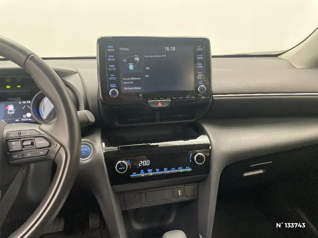 TOYOTA YARIS CROSS I - Miniature 7