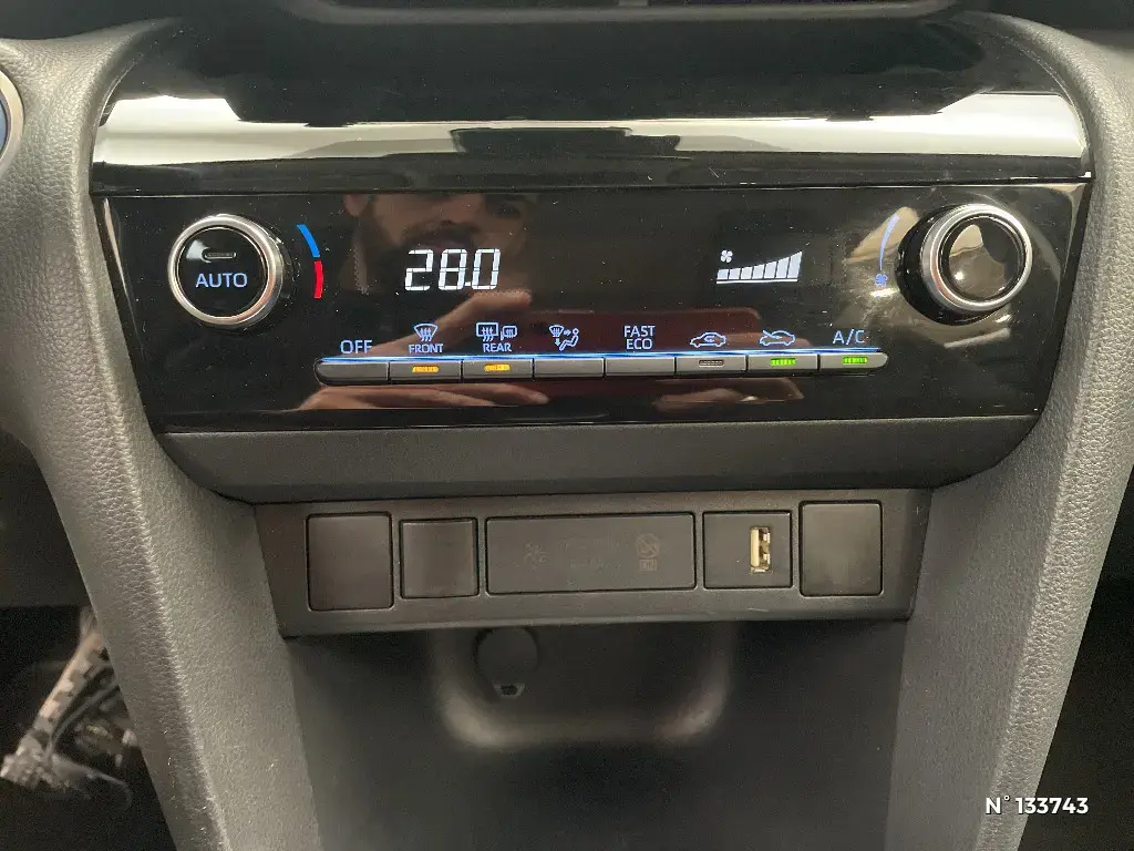 TOYOTA YARIS CROSS I - Miniature 12