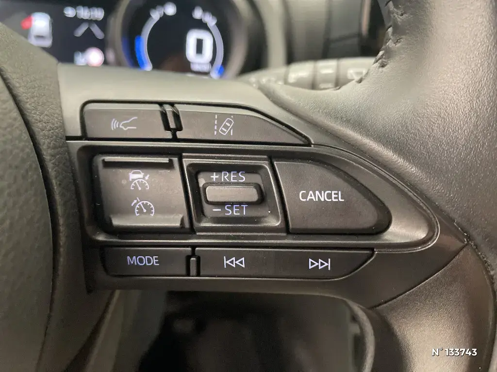 TOYOTA YARIS CROSS I - Miniature 19