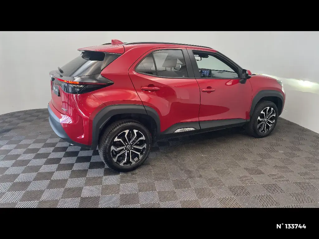 TOYOTA YARIS CROSS I - Miniature 3