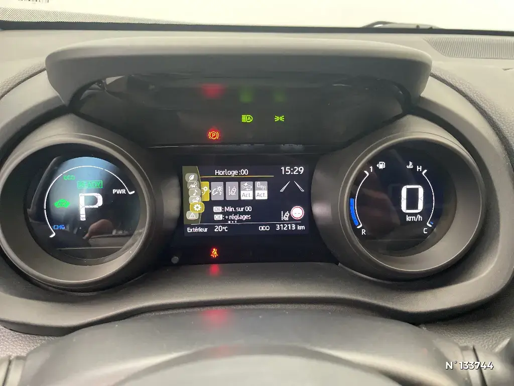 TOYOTA YARIS CROSS I - Miniature 8