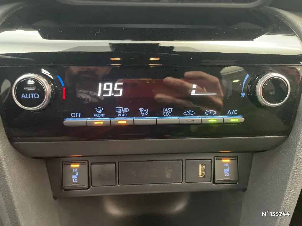 TOYOTA YARIS CROSS I - Miniature 12