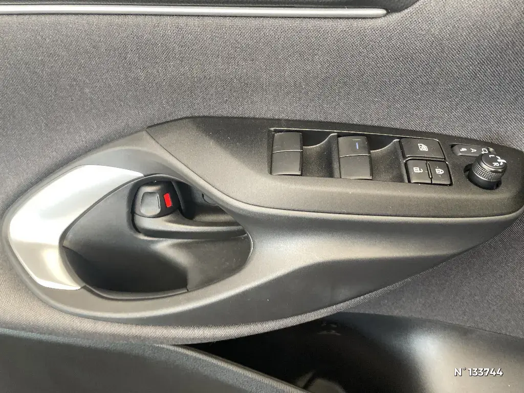 TOYOTA YARIS CROSS I - Miniature 17