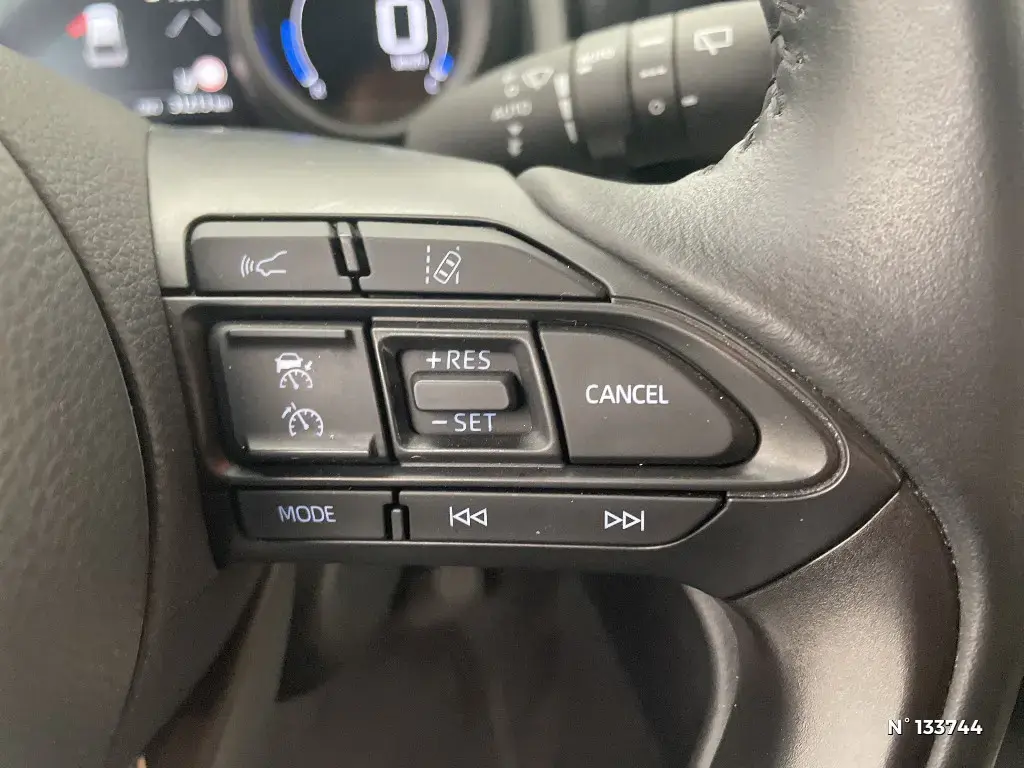 TOYOTA YARIS CROSS I - Miniature 19