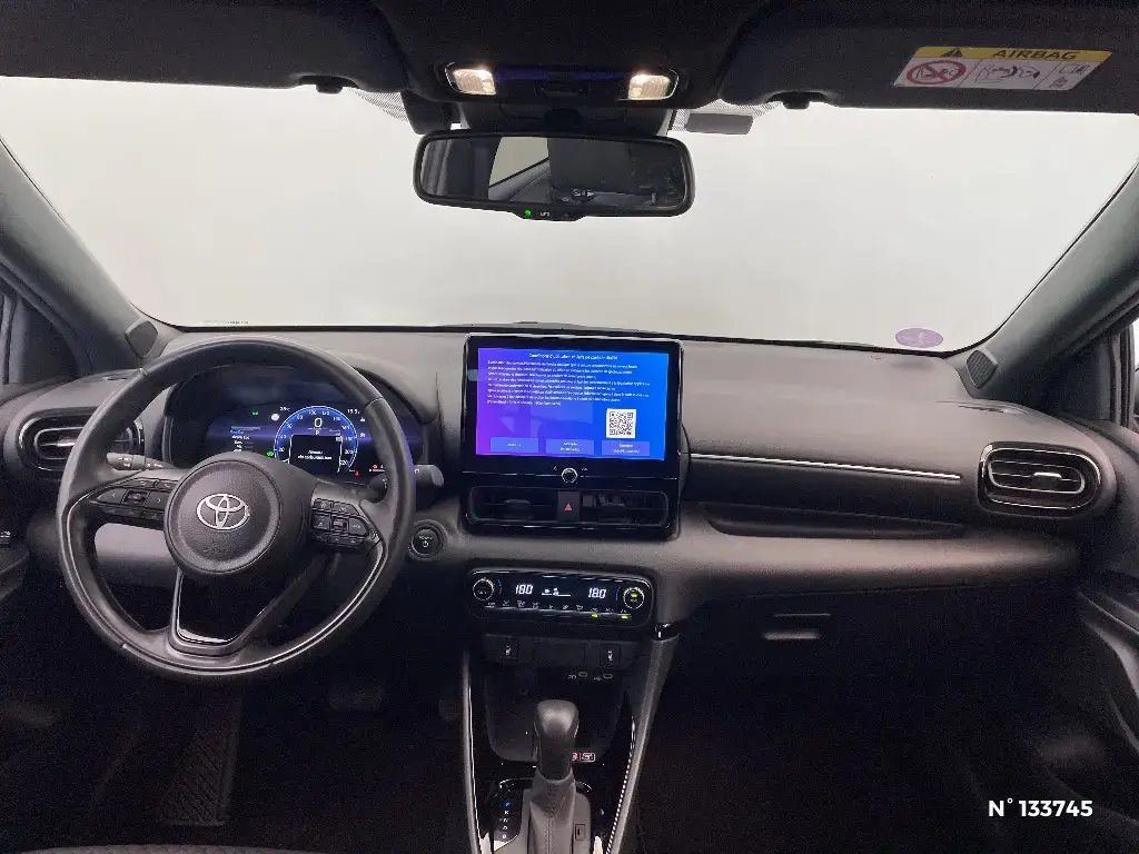TOYOTA YARIS IV - Miniature 6