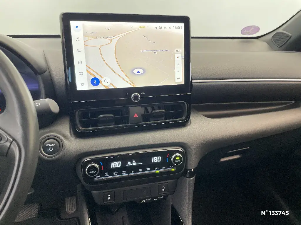 TOYOTA YARIS IV - Miniature 7