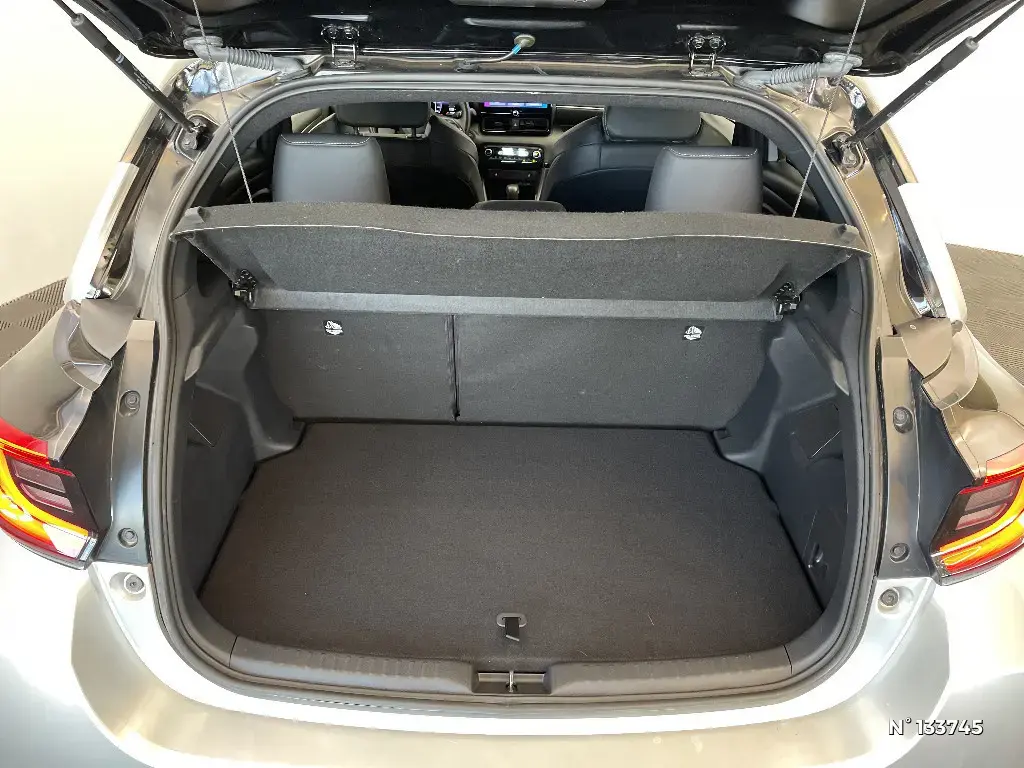 TOYOTA YARIS IV - Miniature 10