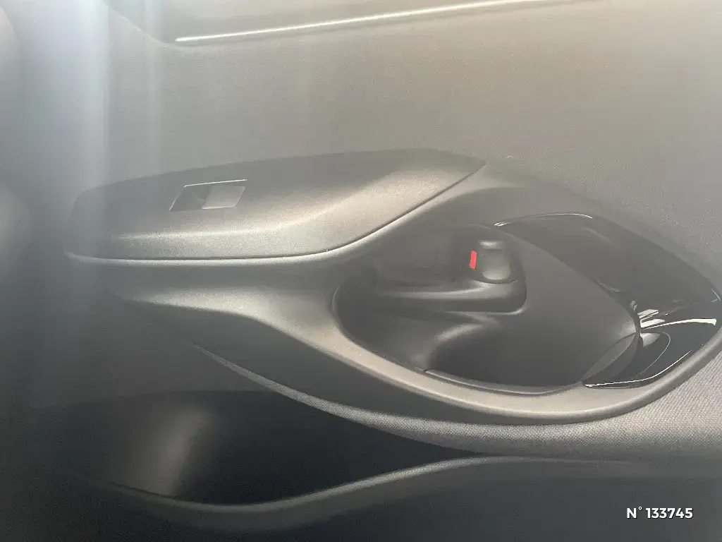 TOYOTA YARIS IV - Miniature 15