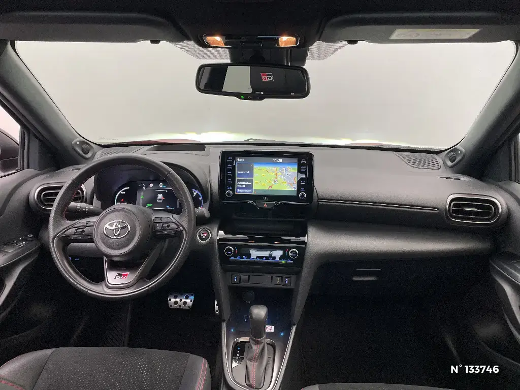TOYOTA YARIS CROSS I - Miniature 6