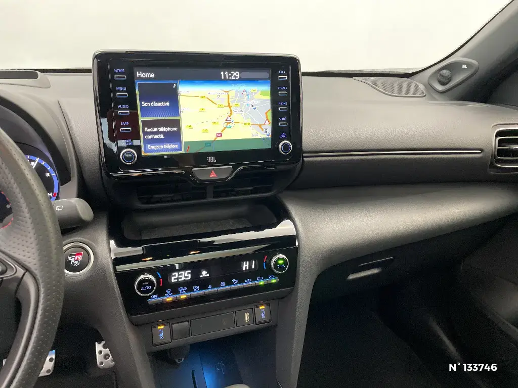 TOYOTA YARIS CROSS I - Miniature 7