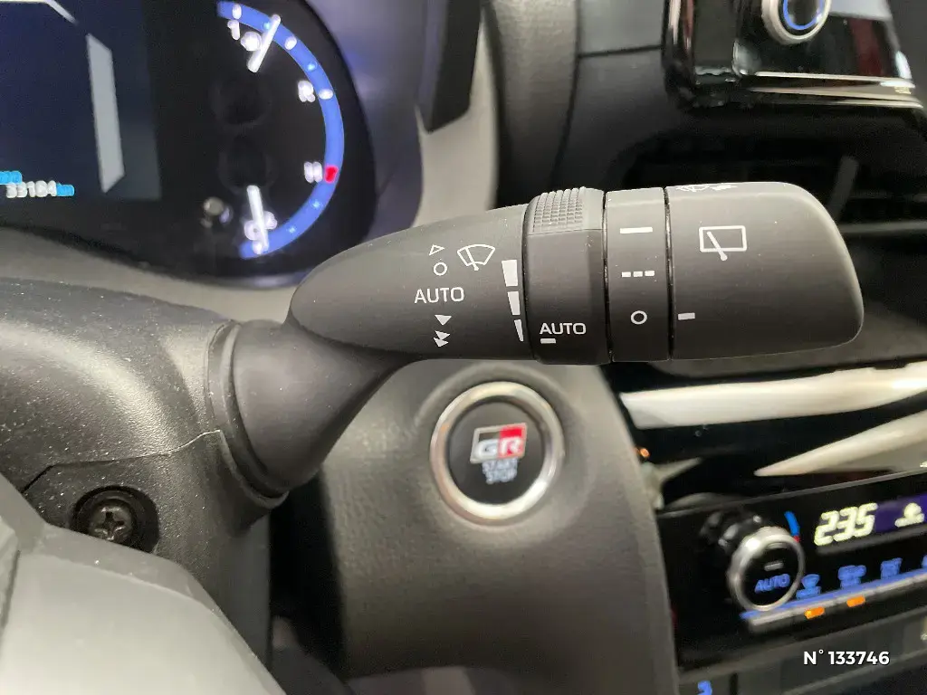 TOYOTA YARIS CROSS I - Miniature 20