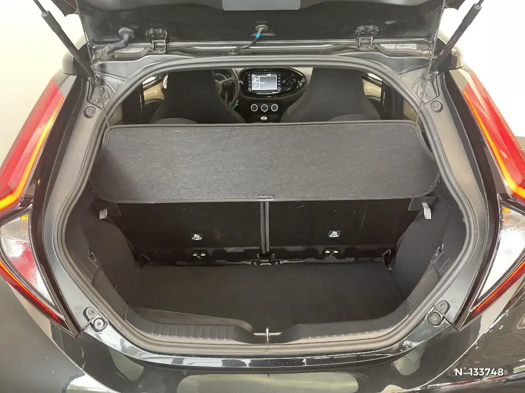 TOYOTA AYGO X - Miniature 10