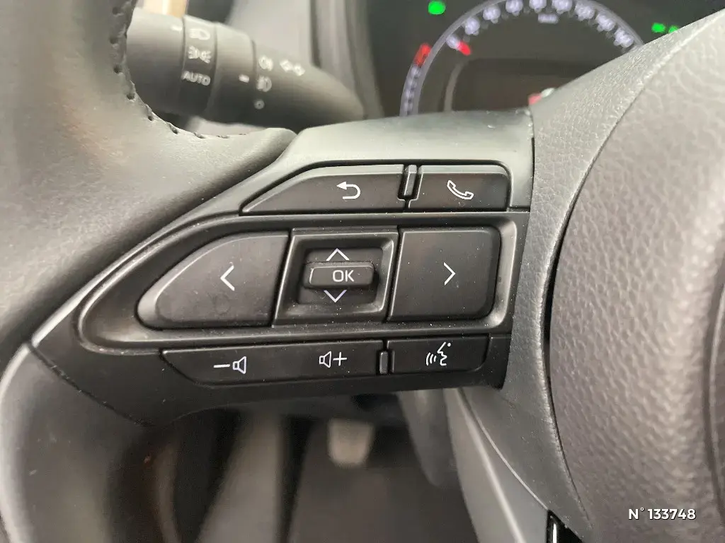 TOYOTA AYGO X - Miniature 18