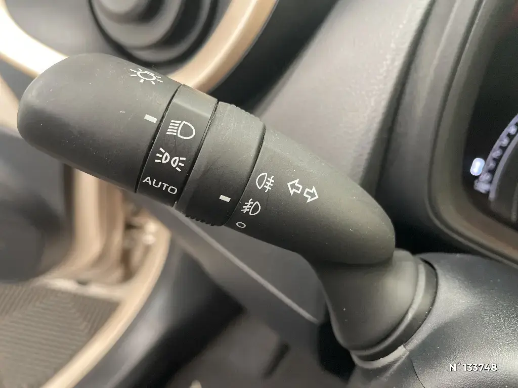 TOYOTA AYGO X - Miniature 21