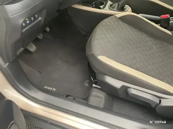 TOYOTA AYGO X - voiture d'occasion - Photo 28