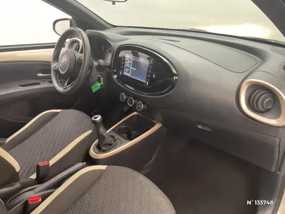 TOYOTA AYGO X - voiture d'occasion - Photo 10